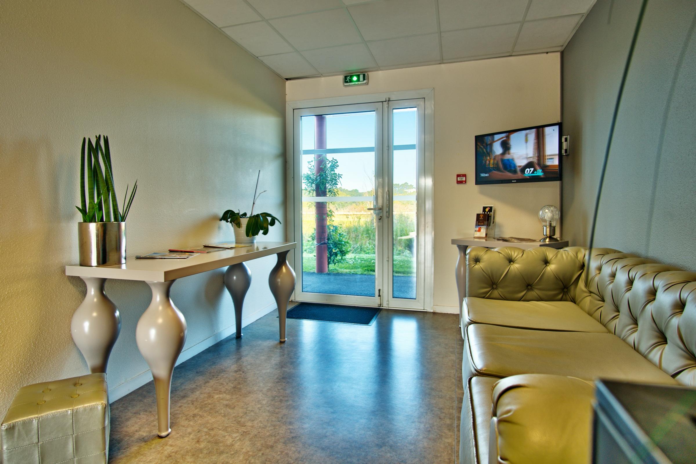Adonis Hotel Bayonne Lahonce Bagian luar foto