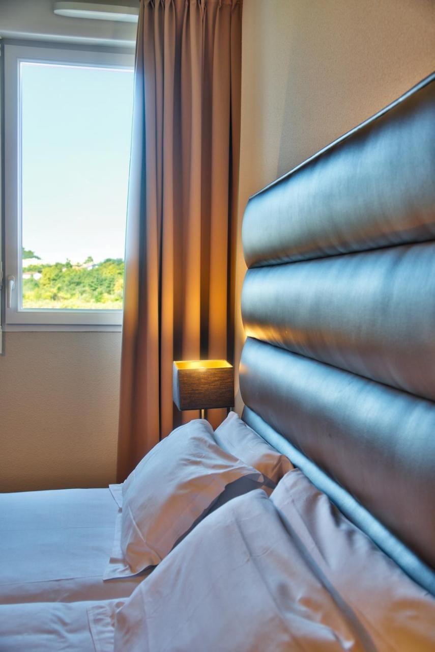 Adonis Hotel Bayonne Lahonce Bagian luar foto